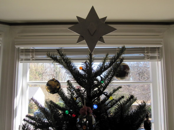 Retro-Looking Christmas Tree Star